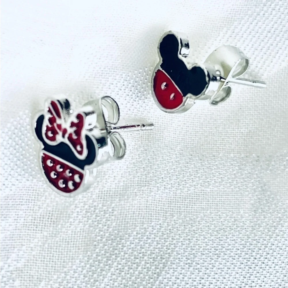 NWOT Disney Mismatch Earrings - Mickey and Minnie Mouse